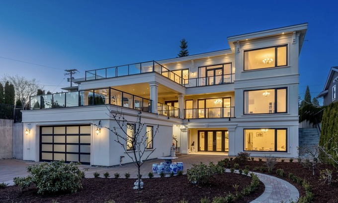 White Rock House | luxury brand new home w/amazing view