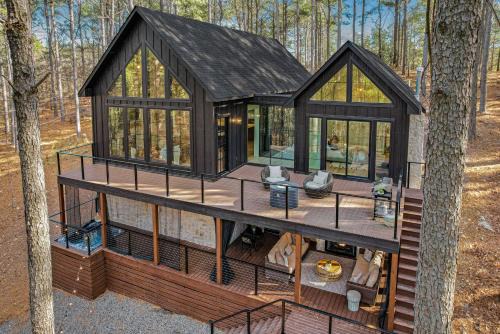 Broken Bow House | Luxury Broken Bow Cabin with Hot Tub on 3 Acres!