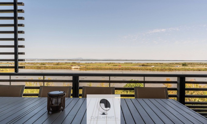Carnon-Plage Apartment | Luxury building with pond view and parking