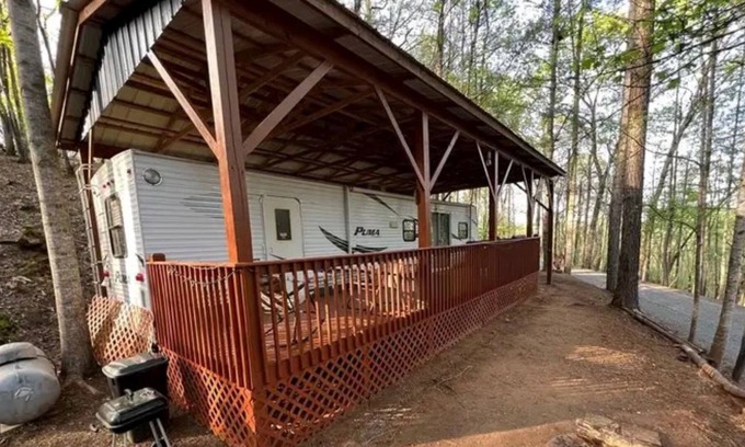 Ellijay Resort | Luxury camping in Coosawatee River Resort