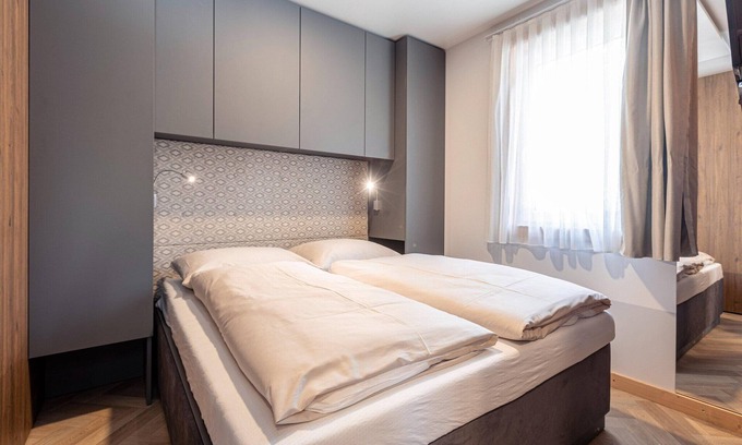 Kotschach-Mauthen Ski Chalet | Luxury chalet with dishwasher in the area