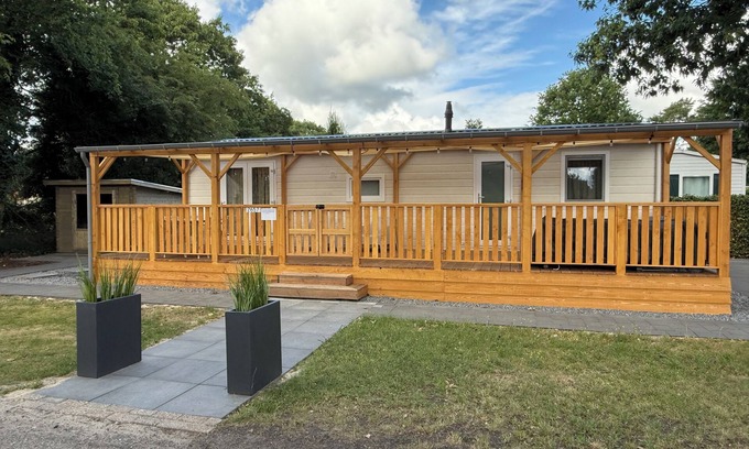 Sevenum Ski Chalet | Luxury chalet on 5-star campsite with spacious veranda