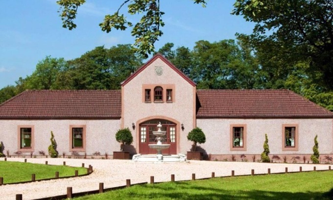 Larbert Villa | LUXURY COACH HOUSE MANSION THE HEART OF SCOTLAND
