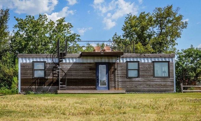 Waco House | Luxury Container Home | Pickleball | Rooftop Patio