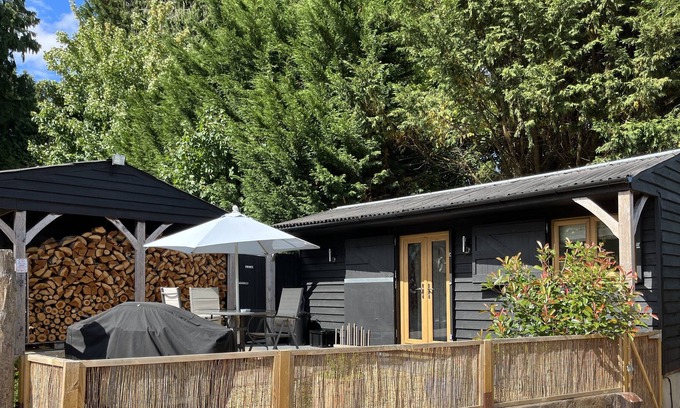 Godalming Cabin | Luxury, cosy accommodation in the heart of the Surrey Hills.