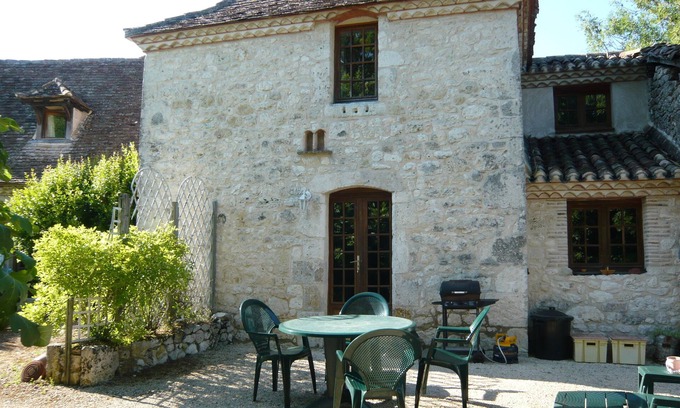 Boisse Cottage | luxury cottage for adult couples, peaceful, unobstructed views, large swimming pool