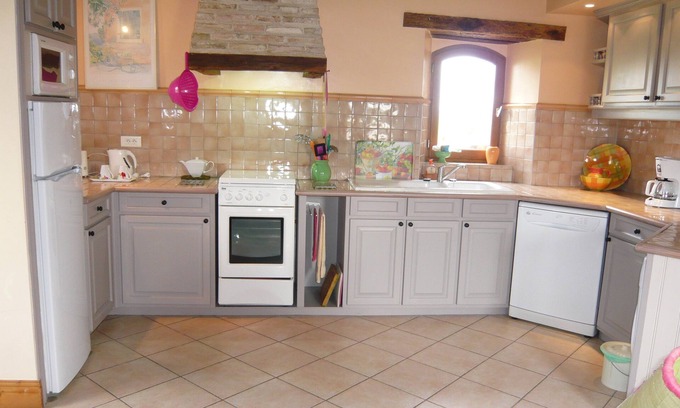 Boisse Cottage | luxury cottage for adult couples, peaceful, unobstructed views, large swimming pool