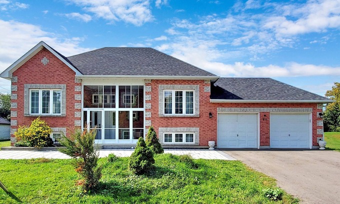 Virginia House | Luxury cottage "Twilight" by the lake Simcoe