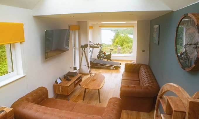 Carbost House | Luxury Cottage With Stunning Views by Fairy Pools!