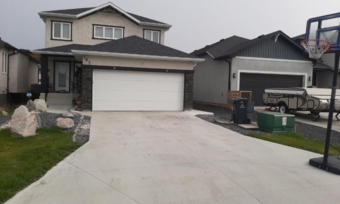 Winnipeg House | Luxury, cozy, comfortable home away from home