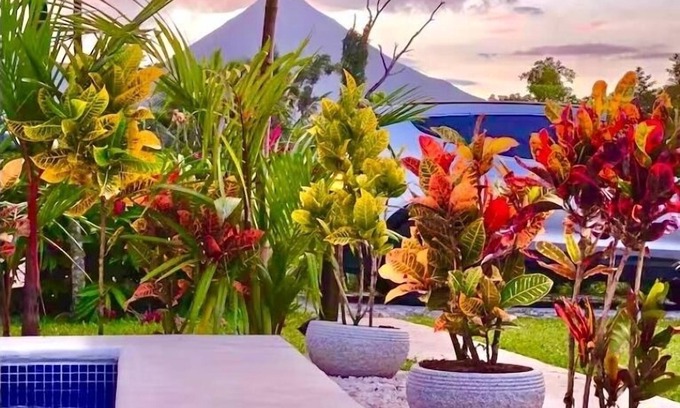 Penas Blancas Cabin | Luxury Stay+Pool+WiFi+AC+Volcano View@La Fortuna!