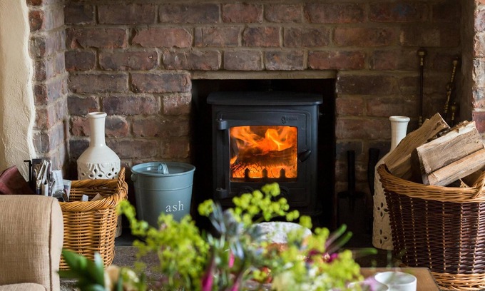 Moretonhampstead Cottage | Luxury Dartmoor cottage on quiet private lane. South facing garden, own parking