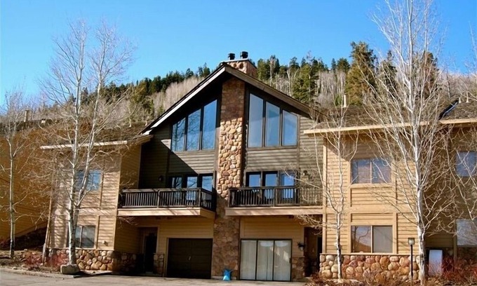 Deer Valley House | Luxury Deer Valley home -Private Hot Tub, Free Shuttle, Walk to Snow Park & Town