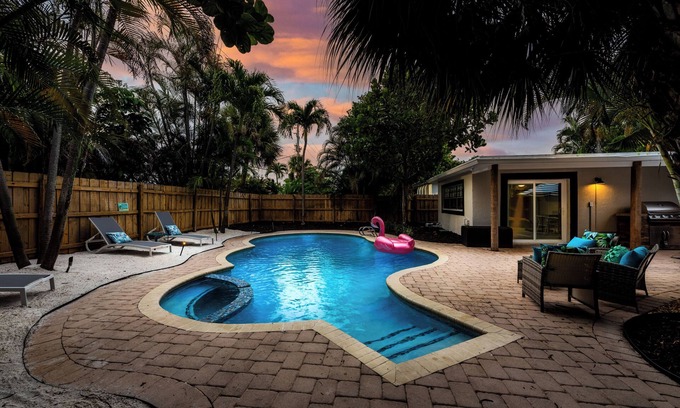 Delray Beach House | Luxury Delray Beach 4/3 Heated Pool & Spa Home - 2 King Masters