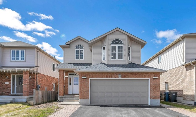Guelph House | Luxury Detached 4 Bedroom House