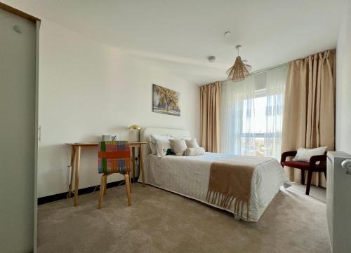 Gascoigne House | Luxury Double Bed En-Suite in London