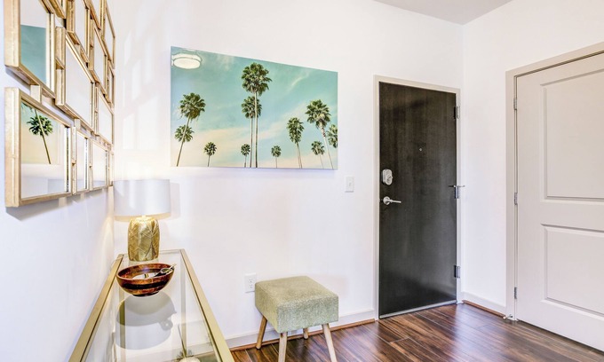 Gaithersburg Apartment | Luxury Downtown Crown Apartment minutes from DC