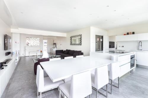 Passy Apartment | Luxury Eiffel Tower view - Paris 16