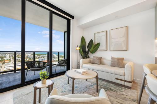 North Beach Apartment | Luxury Escape W Jaw-Dropping City Views