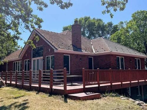Big Stone City House | Luxury Family 5BR Lakefront private boat launch