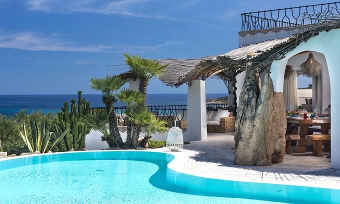 Luddui Villa | Luxury Front Beach - VILLA IRIS
