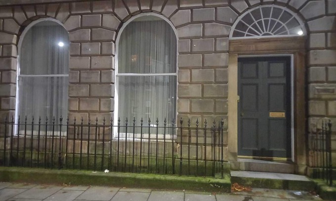 Leith Apartment | Luxury Georgian City Retreat | 5★ Location | Patio