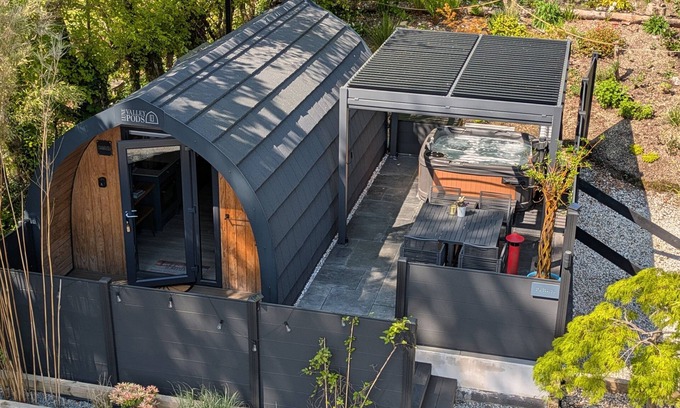 Innellan Cabin | Luxury Glamping Escape - Hot tub - West Coast Scotland