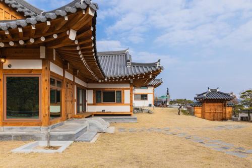 Gimpo Apartment | Luxury Hanok Blue Serenity