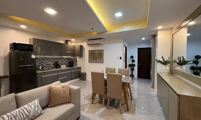 Malabanias Apartment | Luxury Haven Near Walking Streetnn