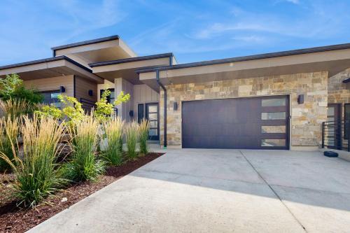 Hideout House | Luxury Hideout Overlook