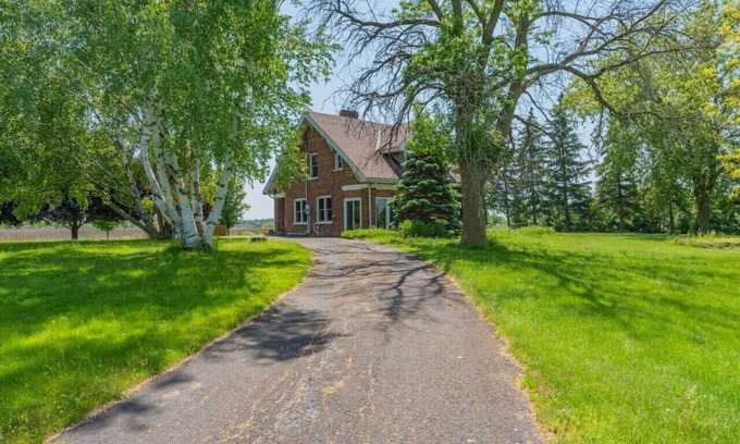 Belleville House | Luxury Hillside Farmhouse on The Bay of Quinte