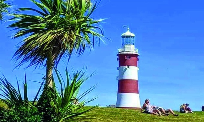 Plymouth Apartment | Luxury Holiday Apartment in the heart of the prestigious Plymouth Hoe Waterfront