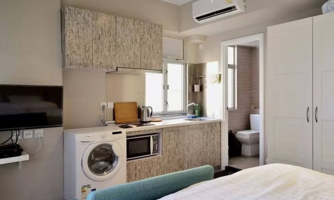 Sheung Wan Apartment | Luxury Home near to Hottest Spot in Town
