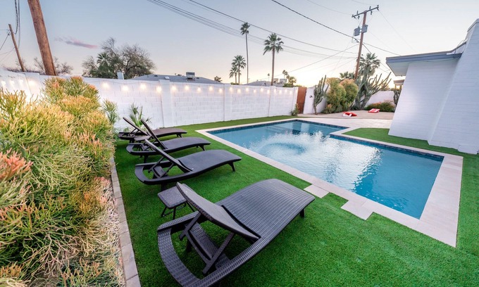 Village Grove House | Luxury Home on Windsor! Near Old Town Scottsdale. Pool and Games!