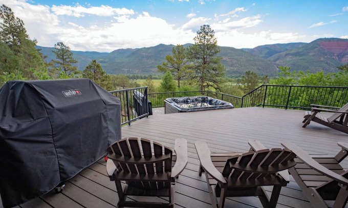 Durango - Purgatory House | Luxury Home with Great Views, Decks, Hot Tub, AC - 15 Min to Downtown Durango