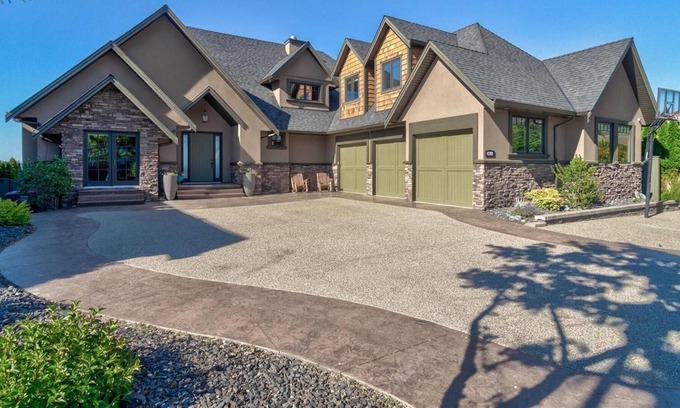 Southwest Mission House | Luxury home with stunning views for a dream vacation