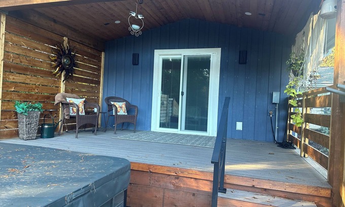 Woodinville Apartment | Luxury in the heart of the Woodinville Wine Valley.
