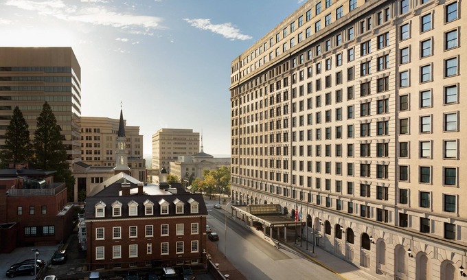 Downtown Wilmington Hotel | Luxury King Room -Landmark Hotel-Full Size Sofa-Desk-Spacious Bathroom-Free Wifi