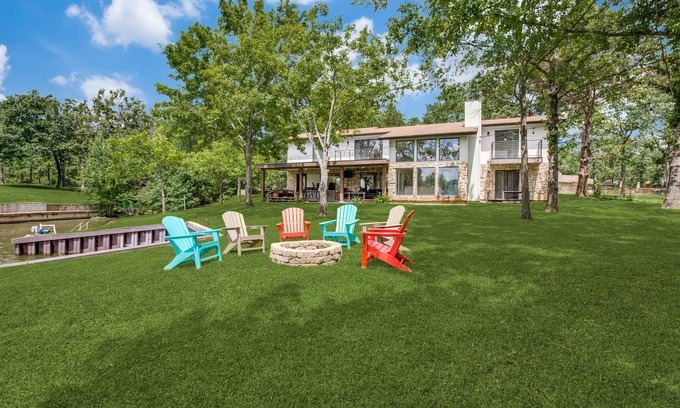 Carolyn Estates House | Luxury Lakefront Oasis - Kayaks, Views & Games