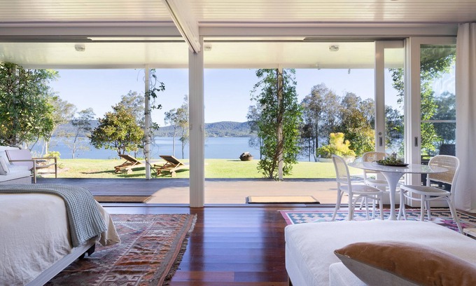 Coomba Bay House | Luxury Lakefront Suite