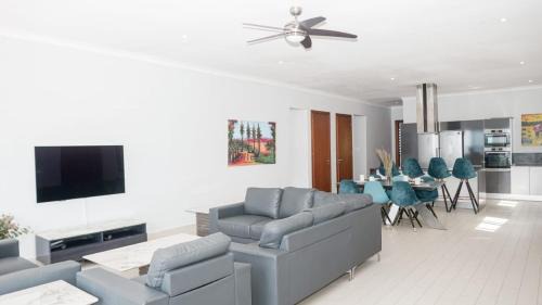 Serrekunda Apartment | Luxury large 4 bedrooms Beach front house