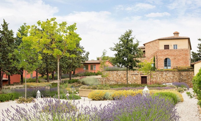 Trequanda Apartment | Luxury & Large Apt. in Siena Resort at Falcon