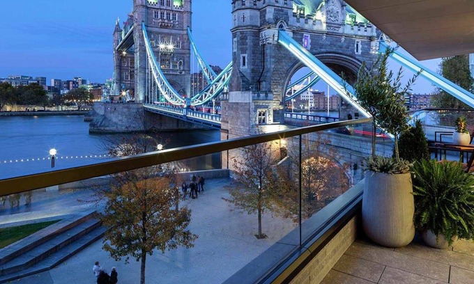 Riverside Apartment | Luxury Large Direct Views Tower Bridge and River Views Sleeps 8
