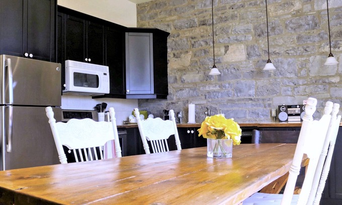 Kingston Apartment | Luxury Limestone Suite is a Home Away from Home
