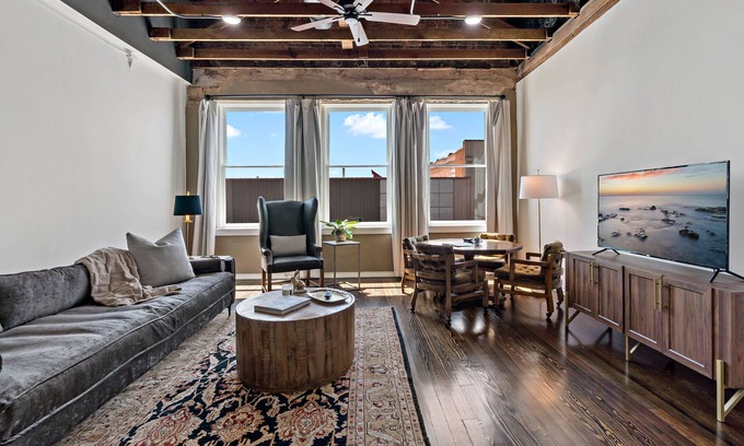 Paris Apartment | Luxury Living in the Heart of Downtown! Gorgeous living spaces and 2 bedrooms.