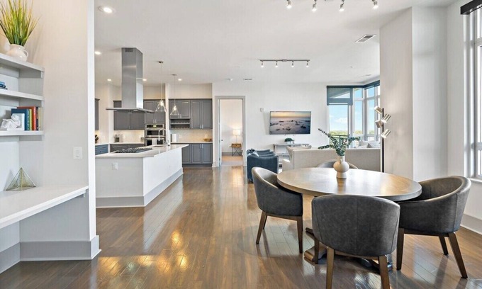 McLean Apartment | Luxury Living | Tysons | High Rise | Scenic Views