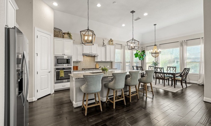 Boerne House | Luxury, location and amenities! Nice home, located near Boerne & Six Flags!