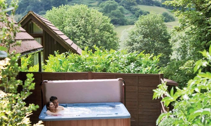 Waterrow Ski Chalet | Luxury lodge residing at the top of the wooded valley.