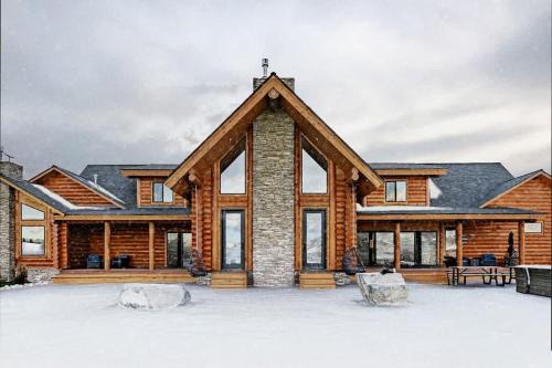Tetonia House | Luxury Log Cabin Epic Views Hot Tub