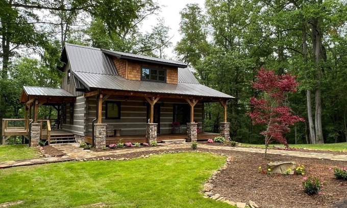 Boonville Cabin | Luxury Log Cabin Living